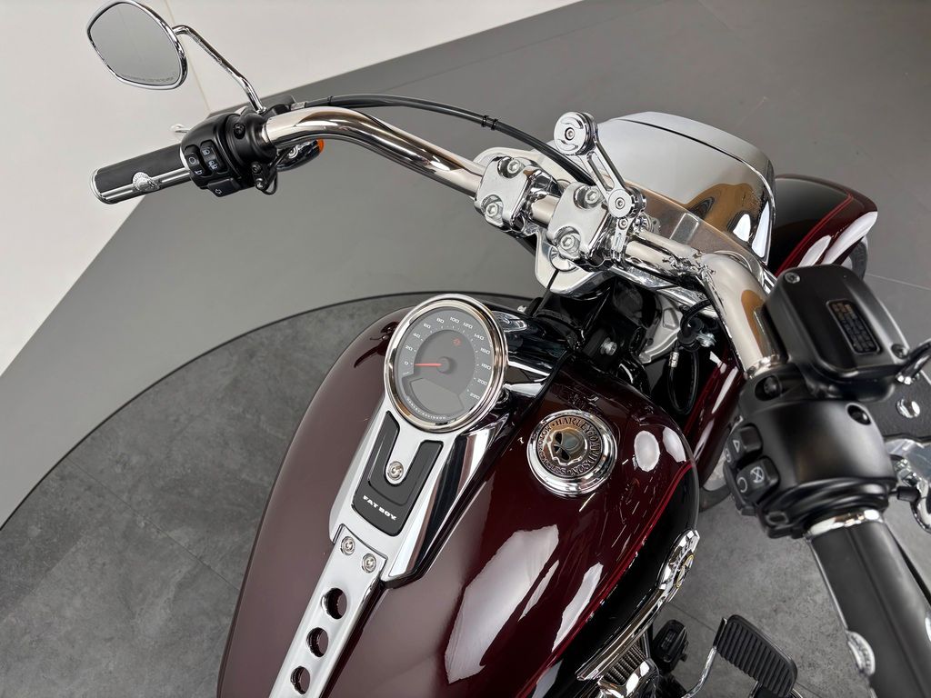 Fahrzeugabbildung Harley-Davidson FAT BOY 114 *SEITL. KENNZEICHEN *1. HAND!