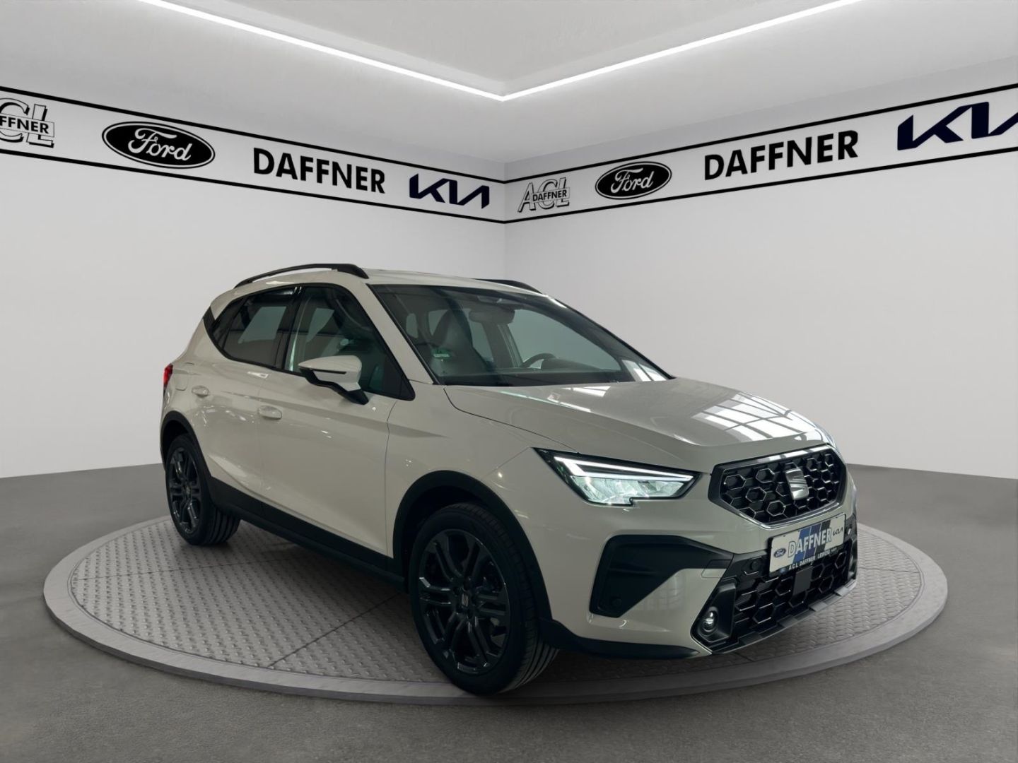 Fahrzeugabbildung SEAT Arona 1.0 TSI 85 kW FR Navi Digitales Cockpit LE