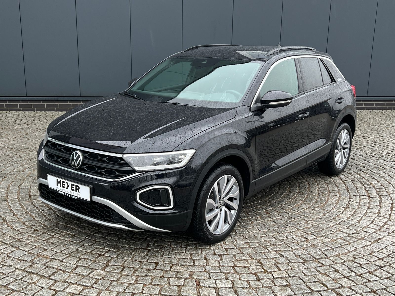 Fahrzeugabbildung Volkswagen T-Roc GOAL 2.0 TDI DSG *AHK, LED, PlusPaket, 18"