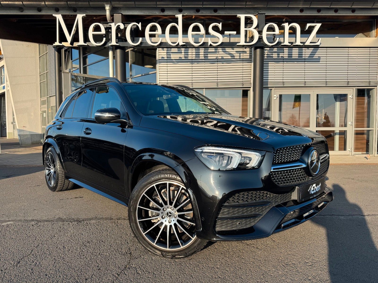 Fahrzeugabbildung Mercedes-Benz GLE 300 d AMG BURM+AHK+AIRM+PANO+MEMORY+21"