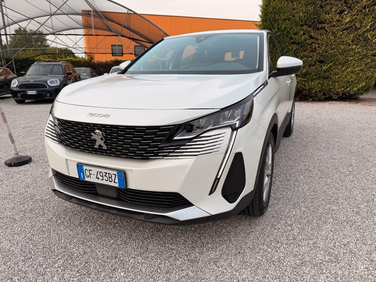Peugeot 3008 1.5 bluehdi Active Business EaT8 (r imagem 3