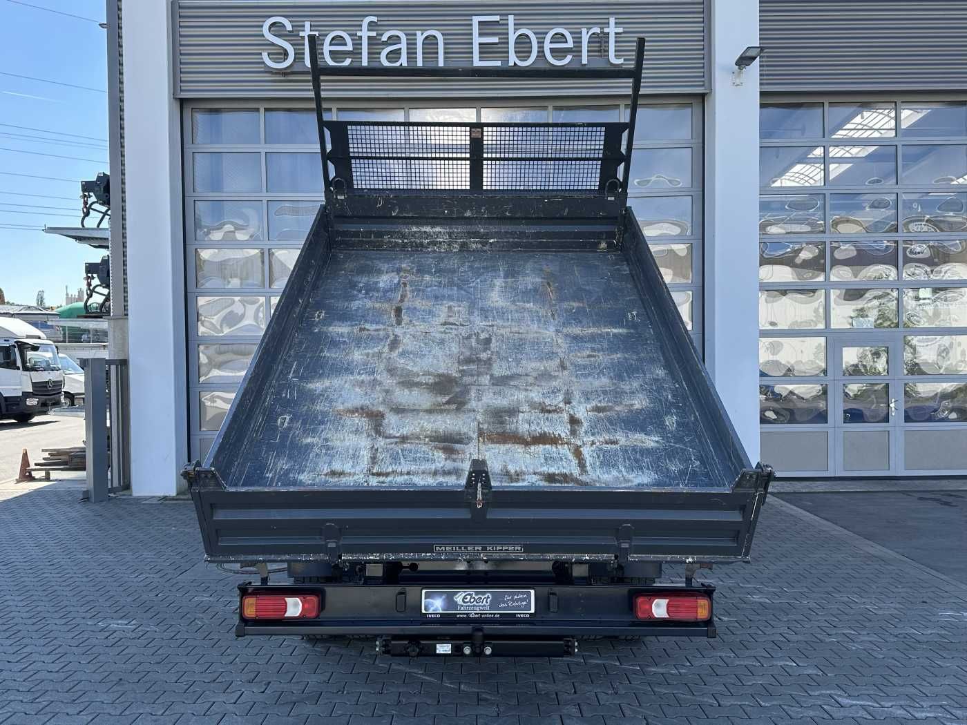 Fahrzeugabbildung Iveco 70C18H Meiller 3-S.Kipper *R.3750mm*7Sitze*AHK*