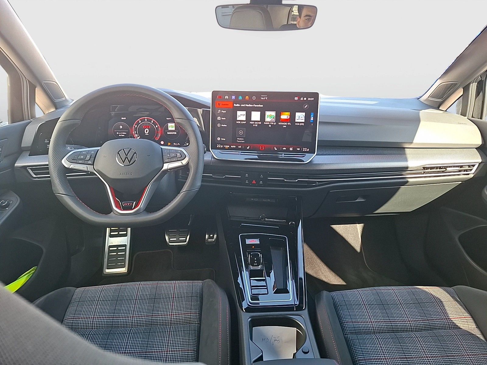 Fahrzeugabbildung Volkswagen Golf VIII GTI DSG LED CarPlay AID ACC RFK SH
