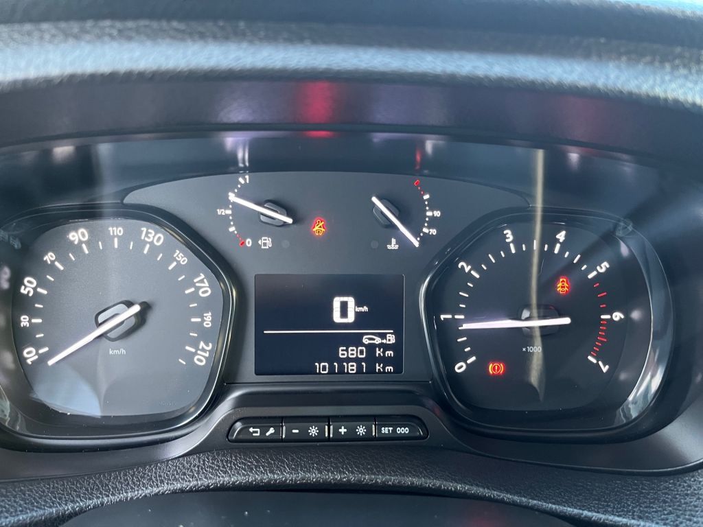 Opel Vivaro 1.5 D Cargo M Edition – Bild 12