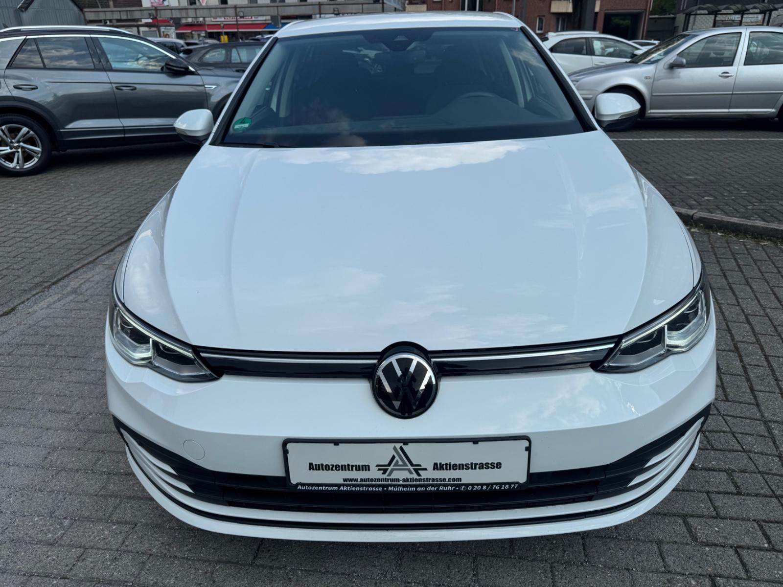 Volkswagen Golf VIII Lim. Life Navi PDC LED App-Connect