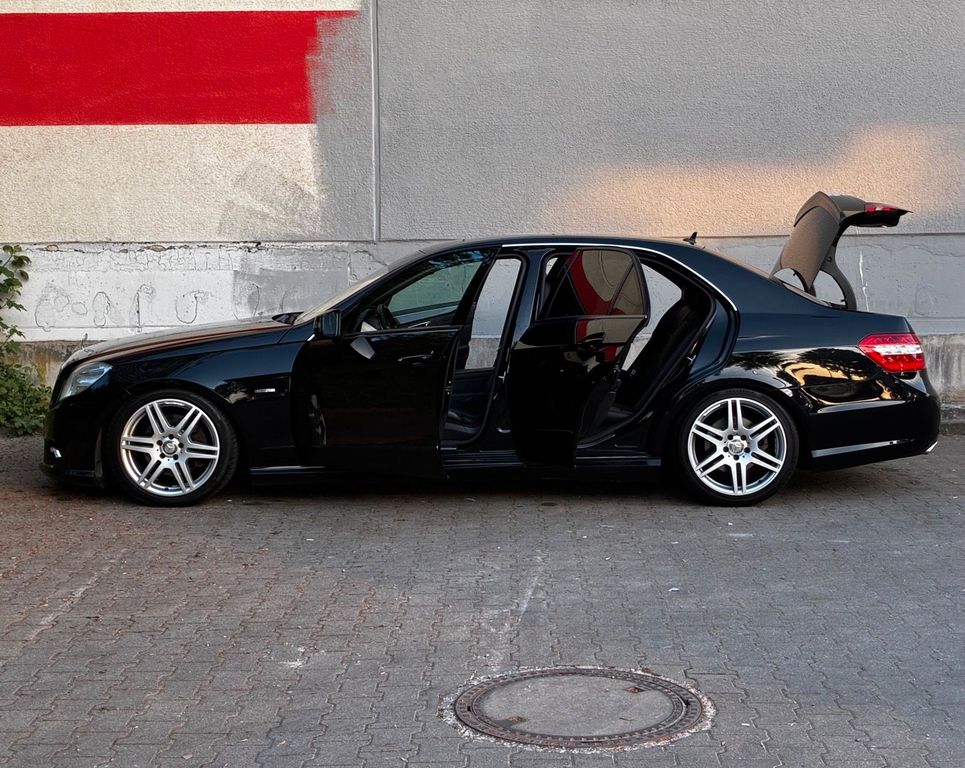 Image of Mercedes-Benz E 350