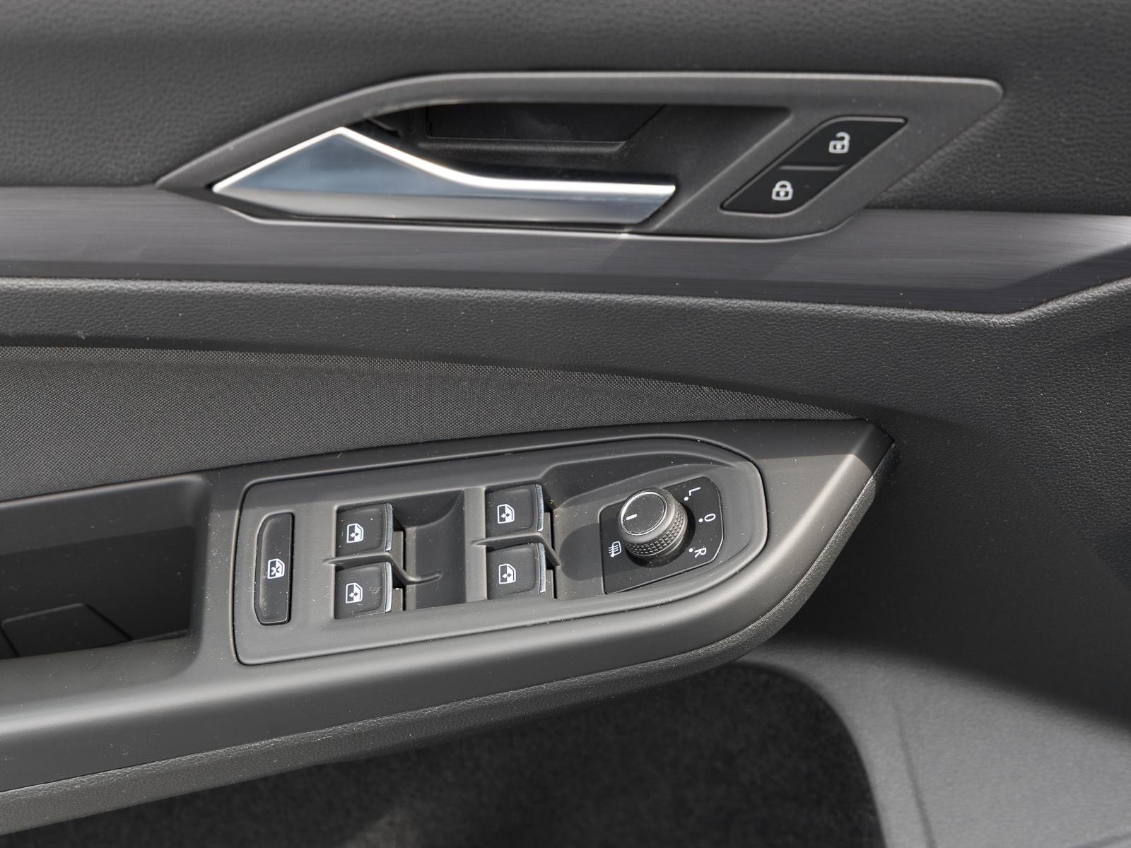 Volkswagen Golf VIII 1.5 TSI Style IQ.Light NaviPro Keyless, миниатюра 9