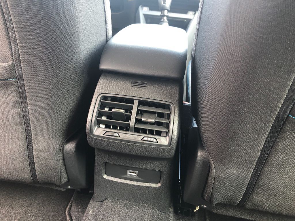 Fahrzeugabbildung Citroën C4 PureTech 130 S&S FEEL PACK *Kälte-Paket*