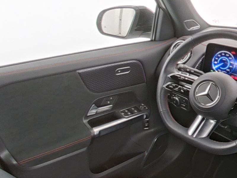 Mercedes-Benz EQB 250 + AMG Night Pano/Sound/360/MBUX/Tot/LED