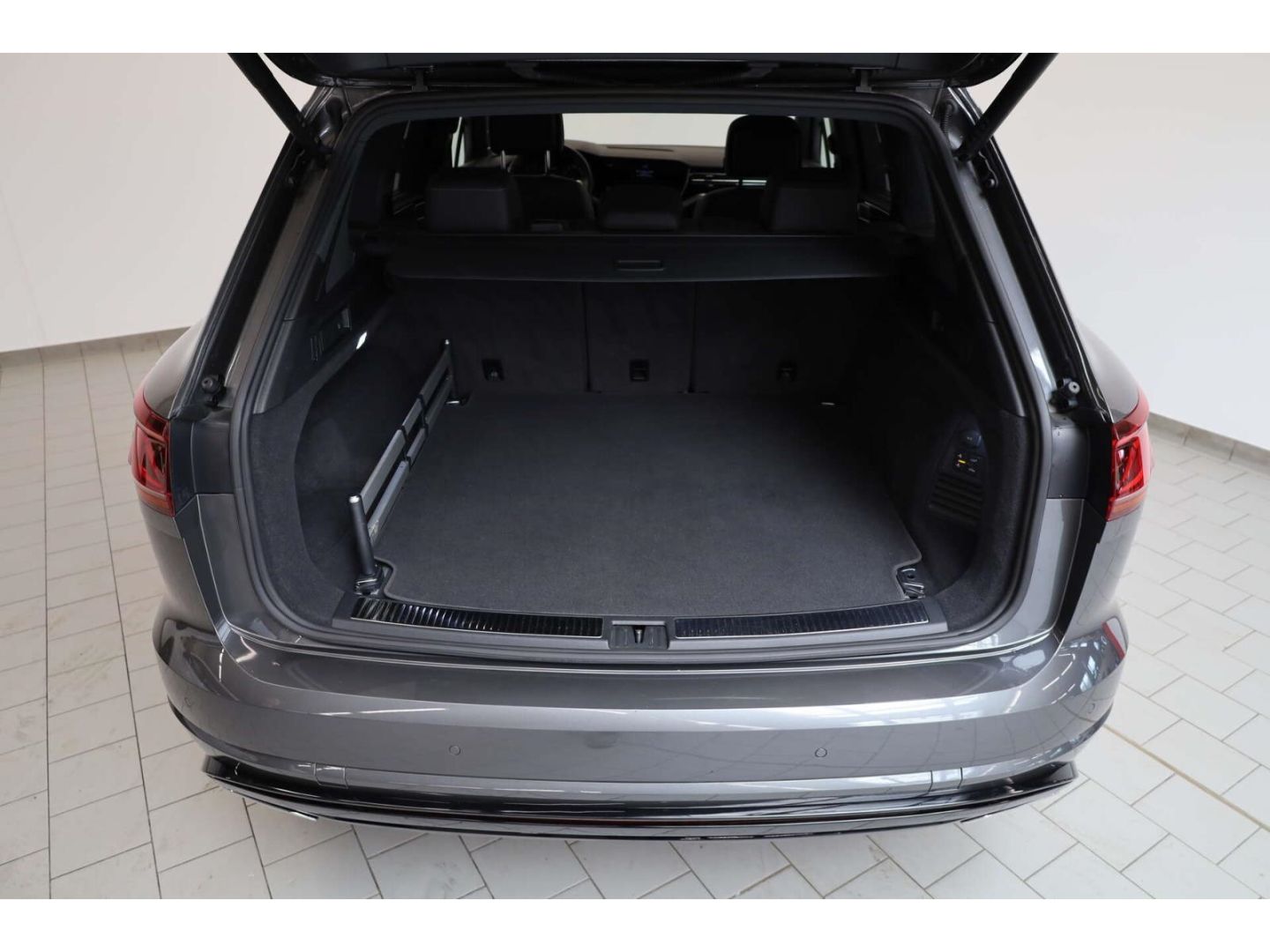 Volkswagen Touareg 3.0 TDI V6 4Mot. R-Line Black Style AHK foto 16