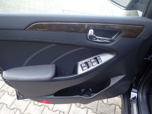 Fahrzeugabbildung DFSK Fengon 580 Glory Intelligent 7Sitzer 360°Cam LED