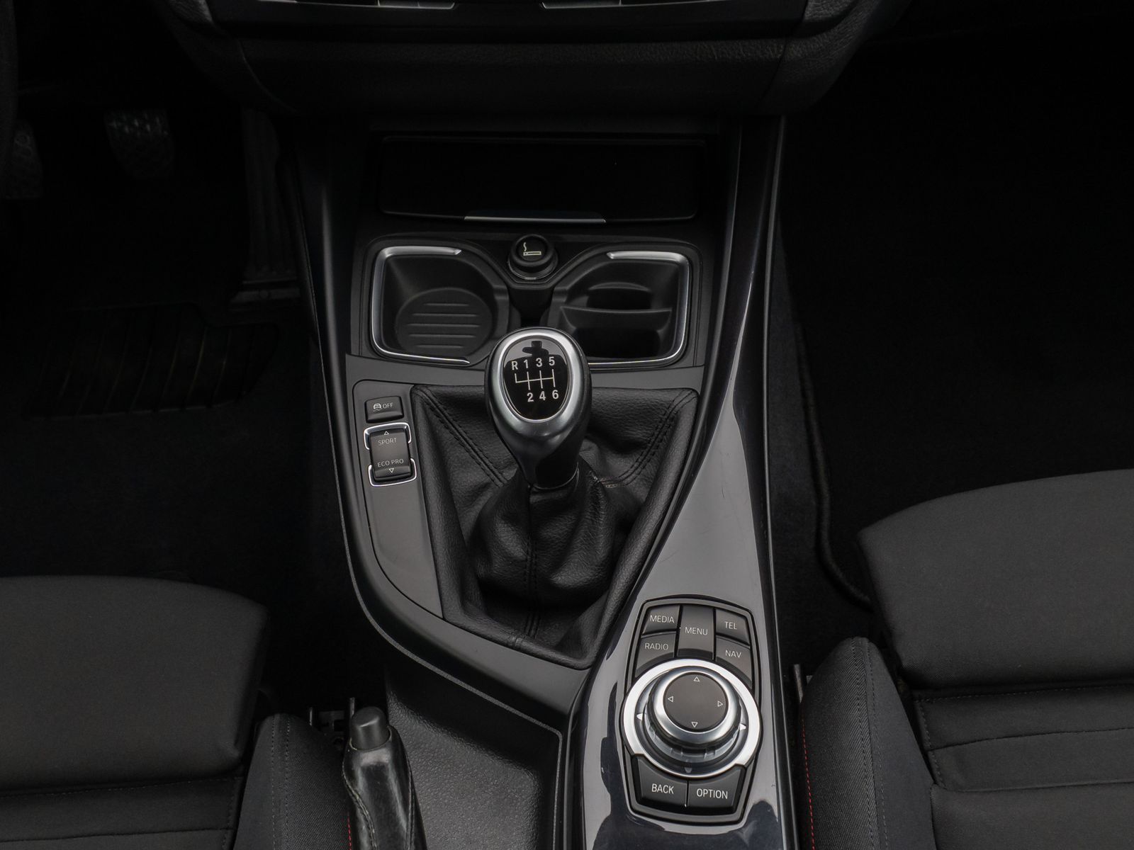 Fahrzeugabbildung BMW 220d Coupé Sport Line PDChinten HiFi Navi Xenon