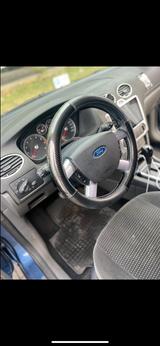 Ford Auto Ford Focus - Ford Focus mit Benzin-Antrieb: Kleinwagen, Automatik