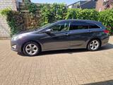 Hyundai i40 cw Style,1.Besitz,Vollausstatt.,AHK,Panorama - Hyundai i40 mit Diesel-Antrieb