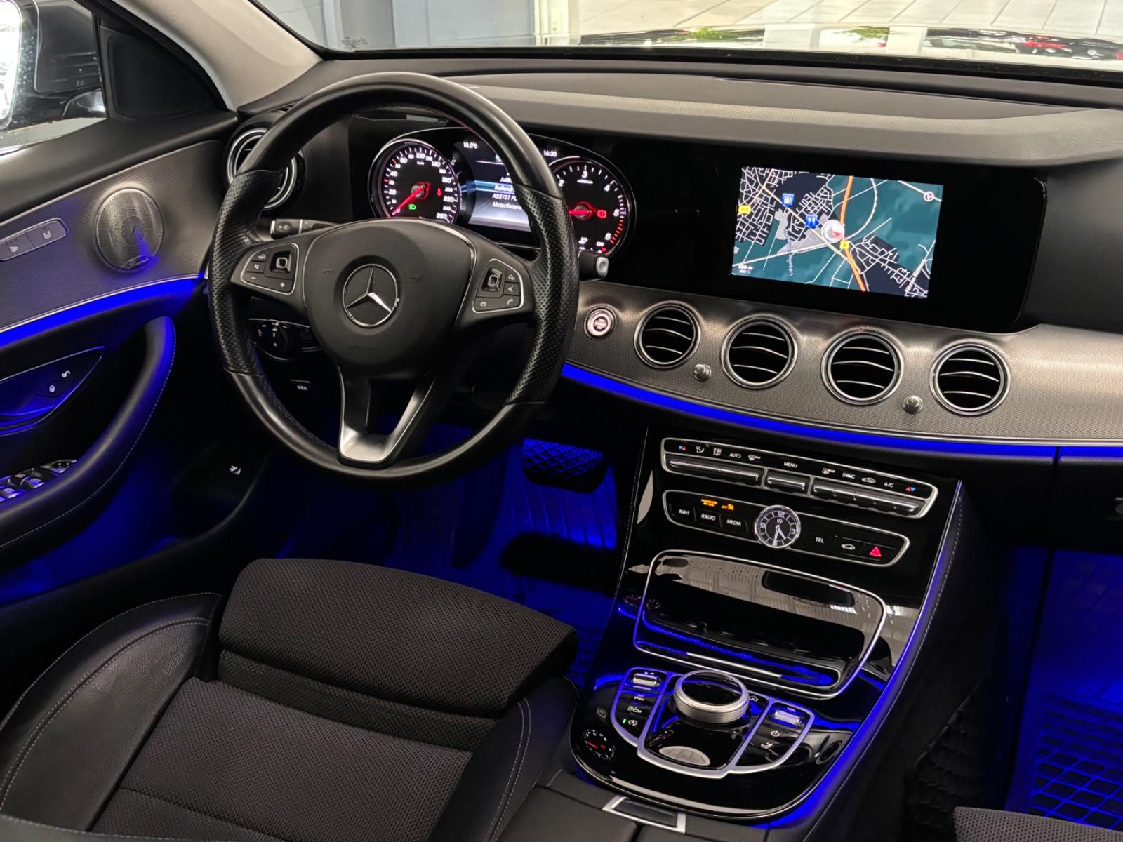 Mercedes-Benz E 220d Automatik,Scheckheft,Burmester,AHK,Navi
