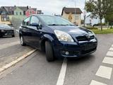 Toyota Corolla Verso 2.2 D-4D Executive - blaue Toyota Corolla Verso