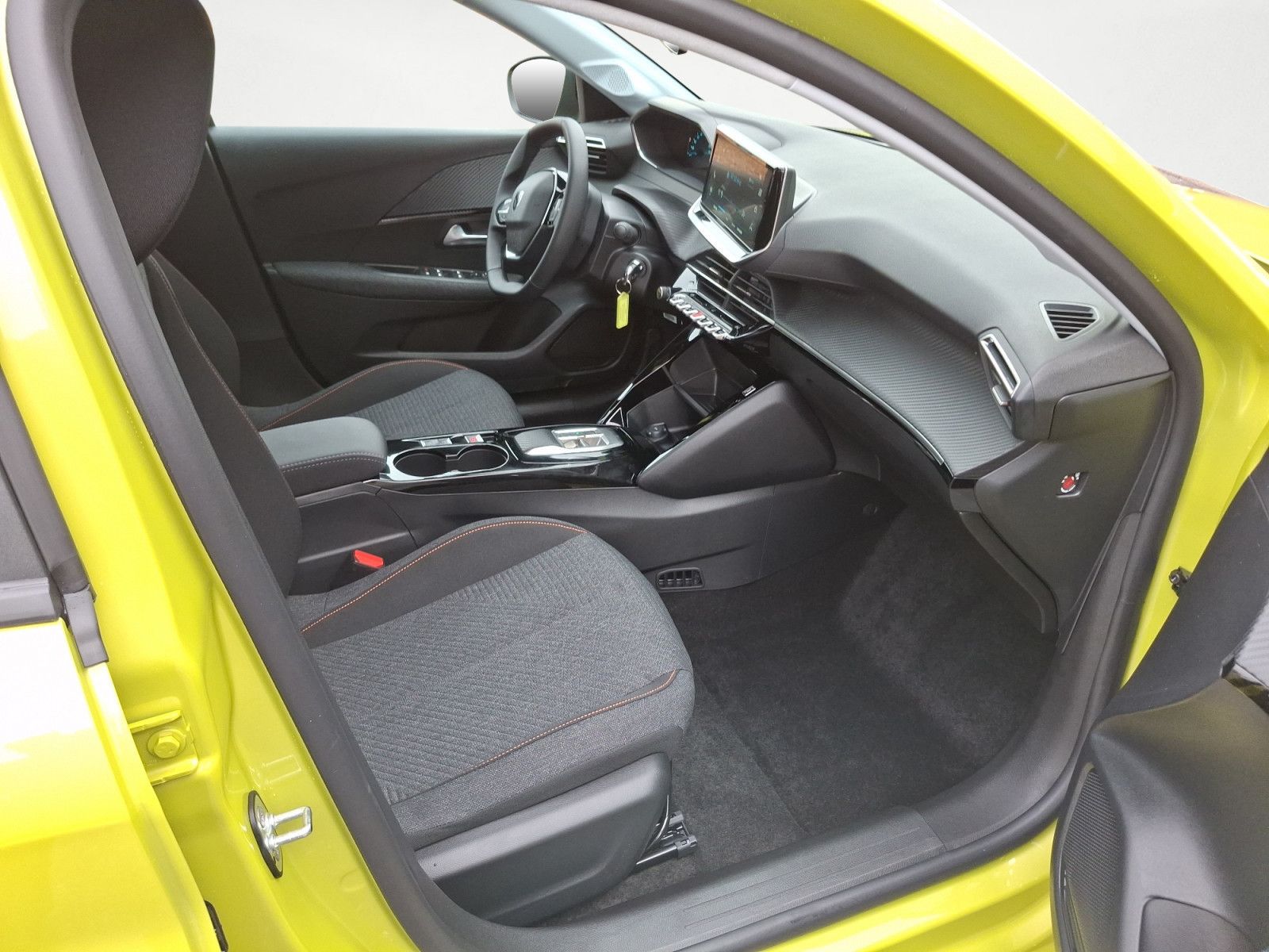 Peugeot e-208 - Bild 10