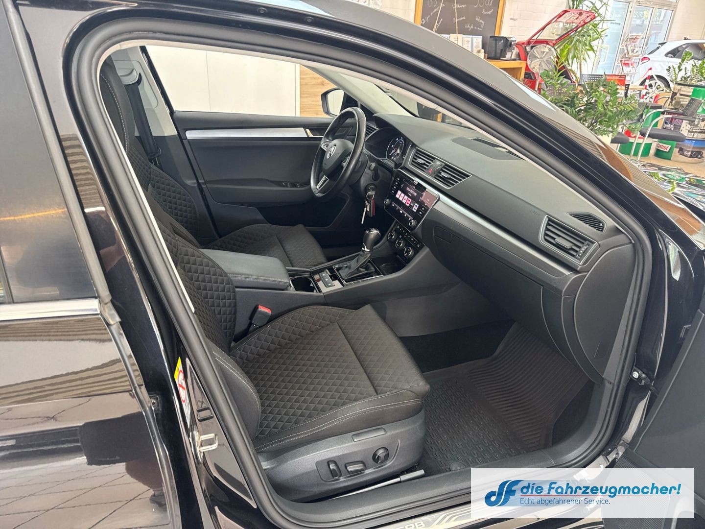 Fahrzeugabbildung SKODA Superb Style 2.0 TDI Navi *HAGELSCHADEN *EXPORT