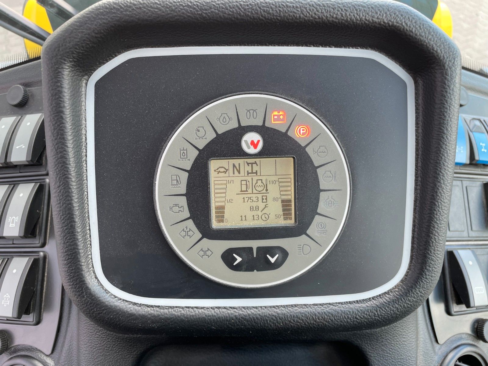 Fahrzeugabbildung Kramer 8085 / 175h / Schneeschild / Steuer / Kehrbesen