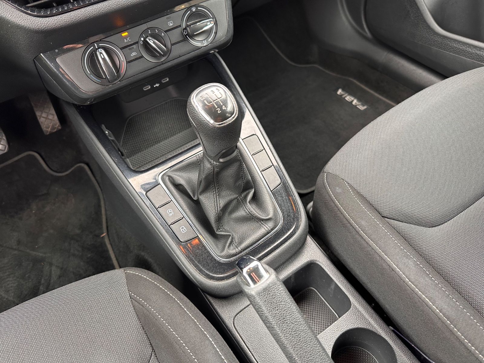 Fahrzeugabbildung SKODA Fabia 1.0 MPI Ambition APP/Klima/GJR