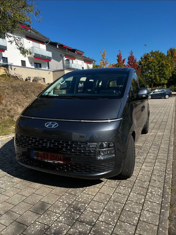 Image of Hyundai STARIA