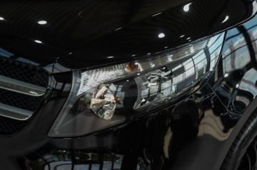 Mercedes V 220 - 11