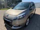 Renault Scenic III Luxe BOSE 2.0*Auto*LEDER*XENON*NAVI* - Renault Scenic Luxe mit Benzin-Antrieb