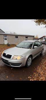 Skoda Superb 1.9 Tdi - Skoda Superb mit Diesel-Antrieb: Limousine, 1.9