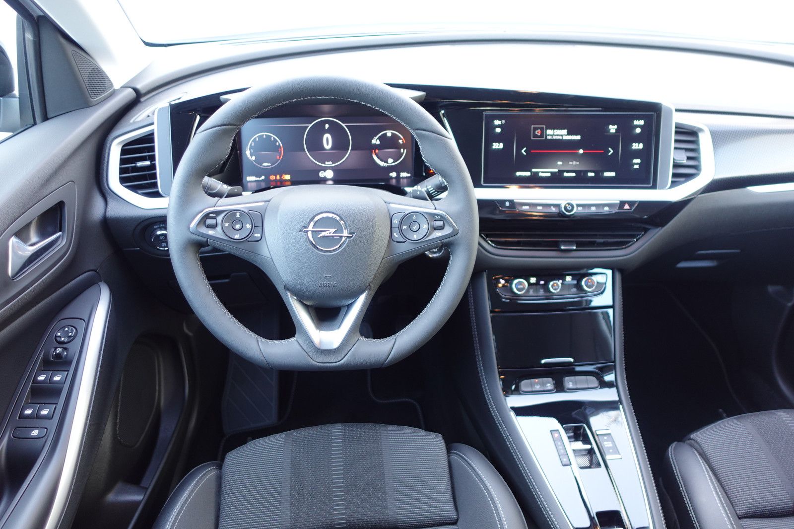 Fahrzeugabbildung Opel Grandland GS 1.2T AUTOMATIK,Matrix,Navi,Kamera