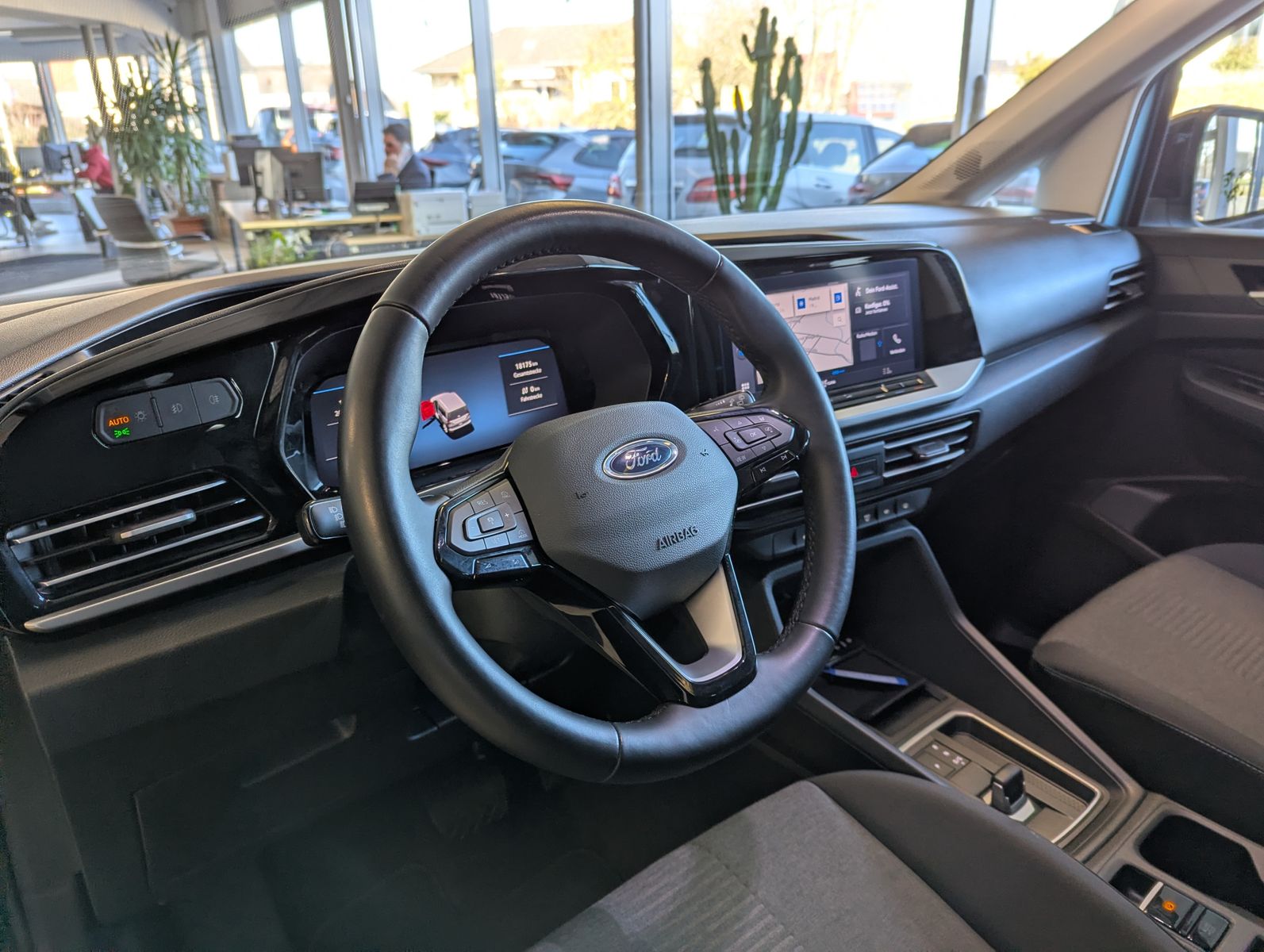 FORD Tourneo Connect L2 Active 7-Sitz Bi-LED Pano AHK - Image 11