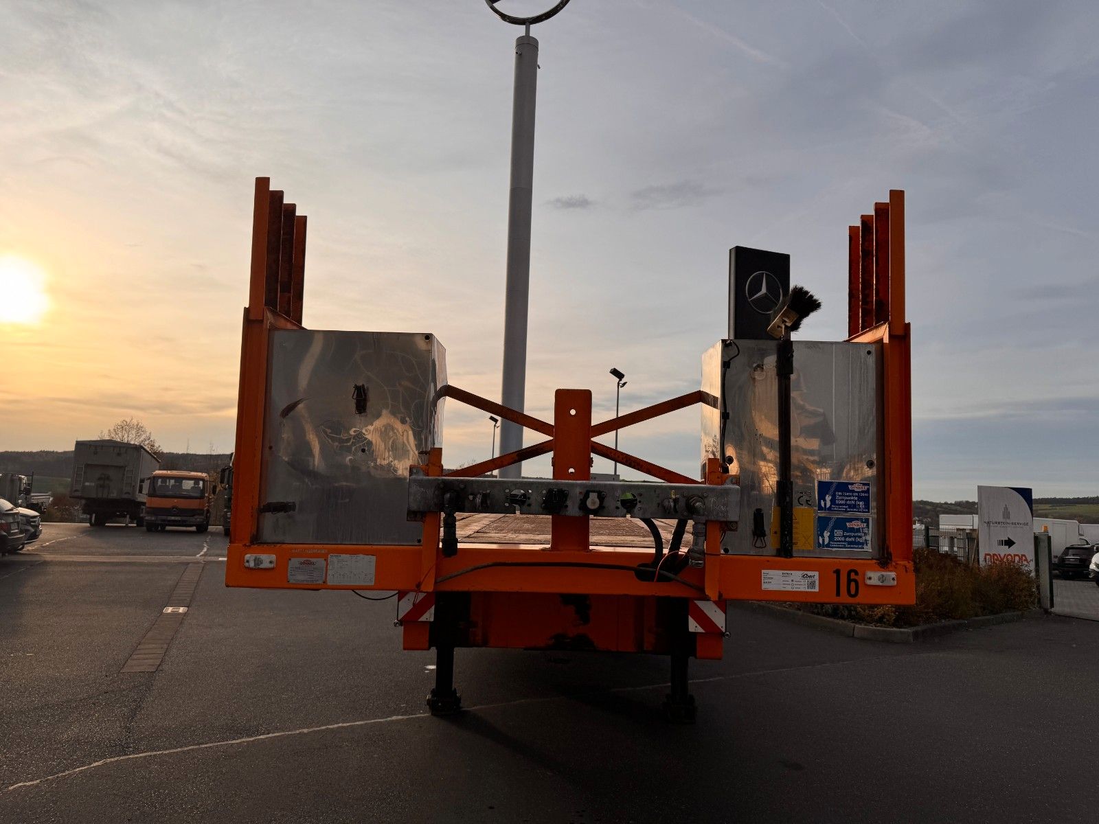 Fahrzeugabbildung Dinkel DSAFA 36000 Schräglader/Tieflader 2x Lenkachse