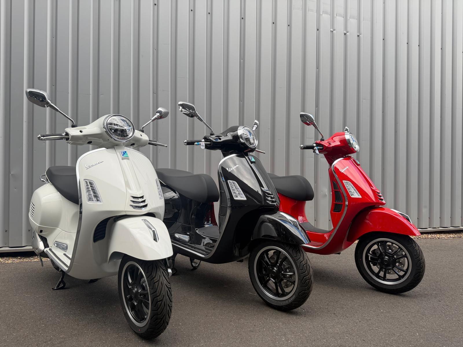 Vespa GTS 310 Super E5+ FL 2026 schwarz & weiß SOFORT!