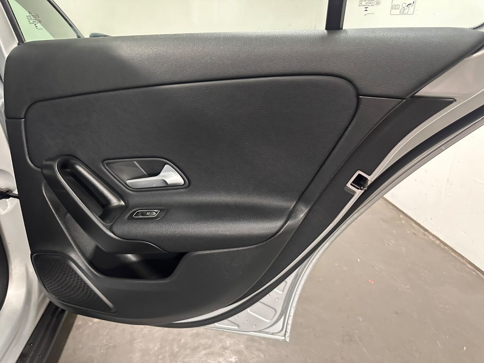 Fahrzeugabbildung Mercedes-Benz A 180 d DCT *LIMOUSINE *KLIMA*NAVI*CARPLAY*