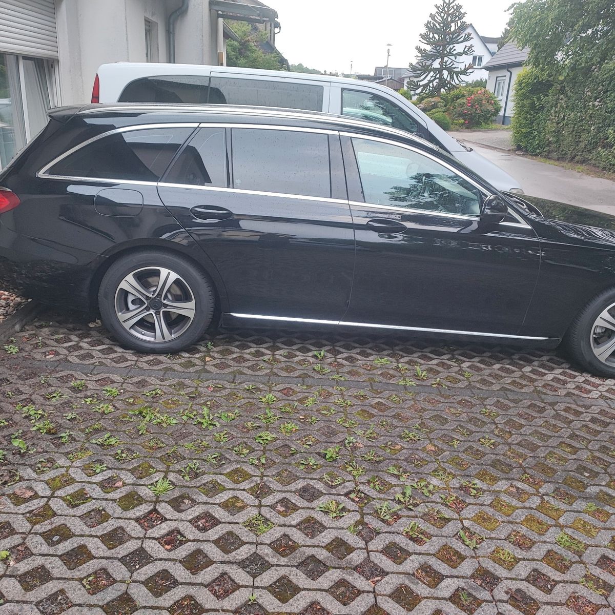 MERCEDES-BENZ E 220 d T Autom. -Avangarde S213
