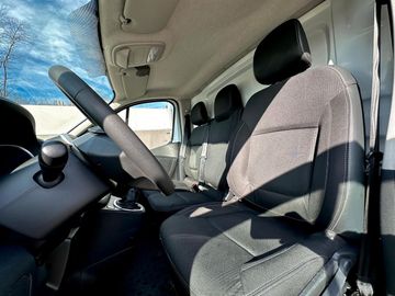 Renault Trafic - 11