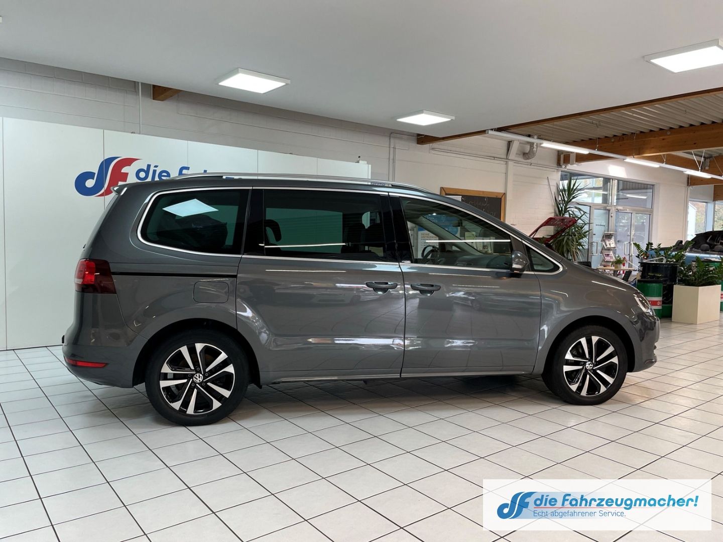 Fahrzeugabbildung Volkswagen Sharan United 2,0TDi 7.Sitzer Navi ACC El. Schie