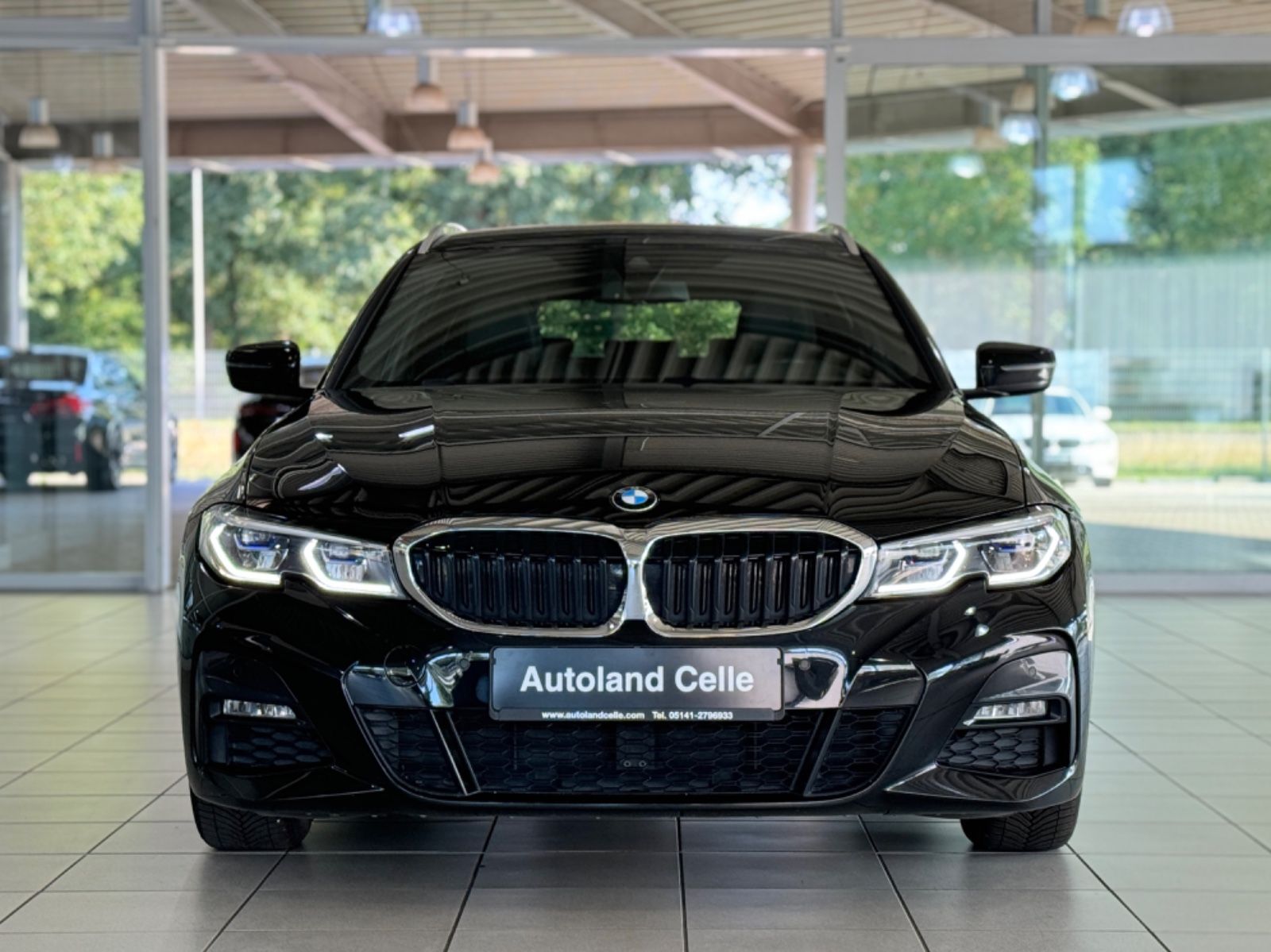 Fahrzeugabbildung BMW 320i  M Sport Kamera Laser HUD DAB HiFi Komfort