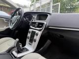 Volvo V40 T4 Summum*LEDER*NAVI*1HAND*AHK*SOUND*XENON - Volvo V40 in Köln