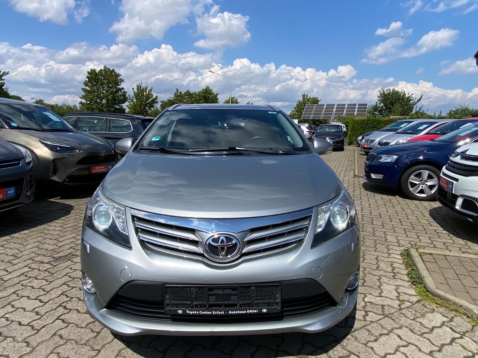 Toyota Avensis 2013 — photo 21
