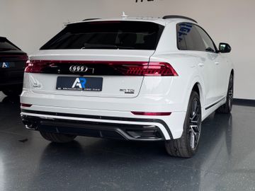 Audi Q8 - 10