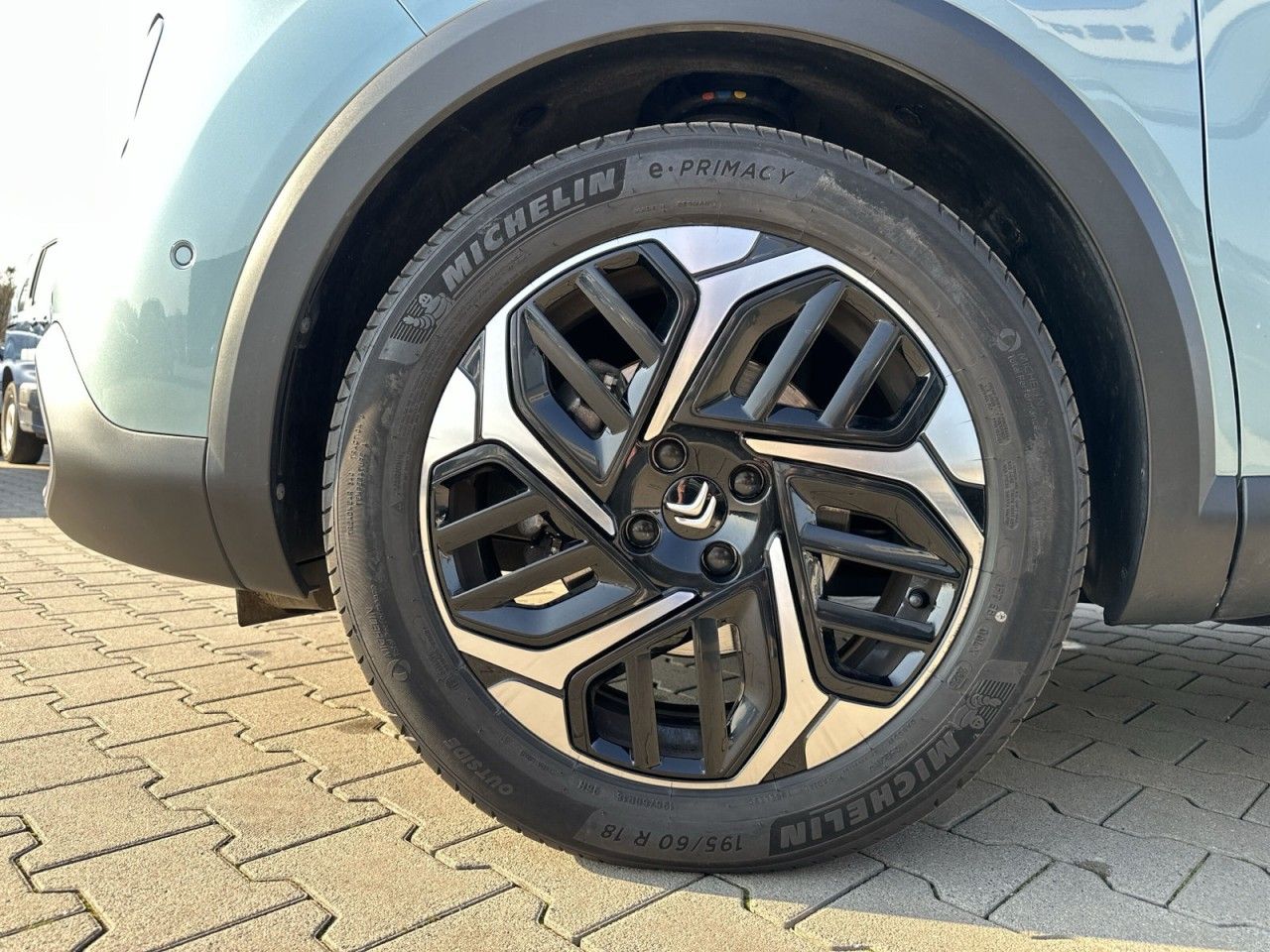 Fahrzeugabbildung Citroën C4 PureTech 130 EAT8 Shine