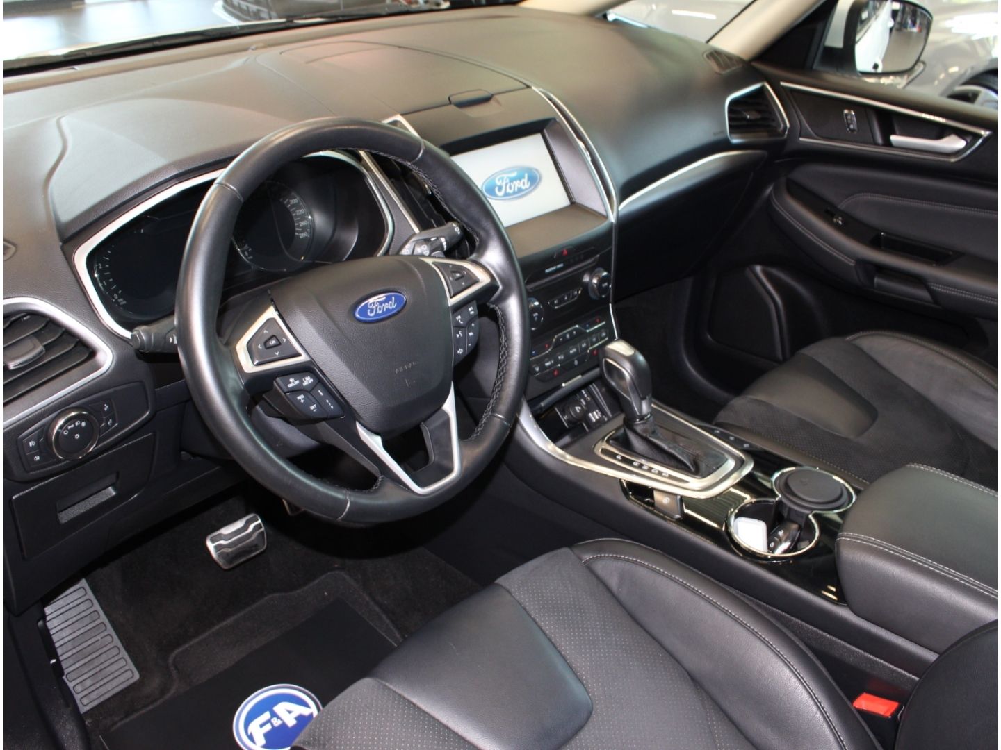 Fahrzeugabbildung Ford S-Max Titanium 2.0 TDCi 7-Sitzer 2.Hand*AHK*LED