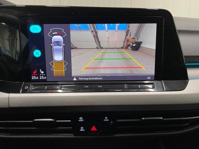 Golf VIII Life 1.0 eTSI DSG RFK NAVI ACC SHZ