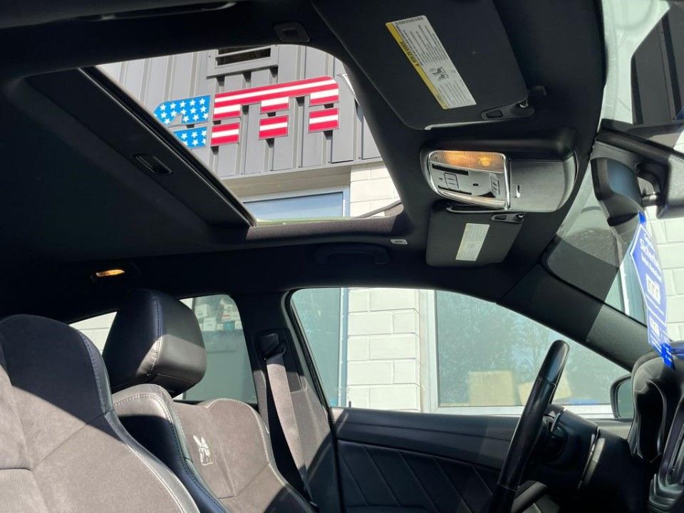 Fahrzeugabbildung Dodge Charger 2020er 6.4 SRT Scatpack Schiebedach