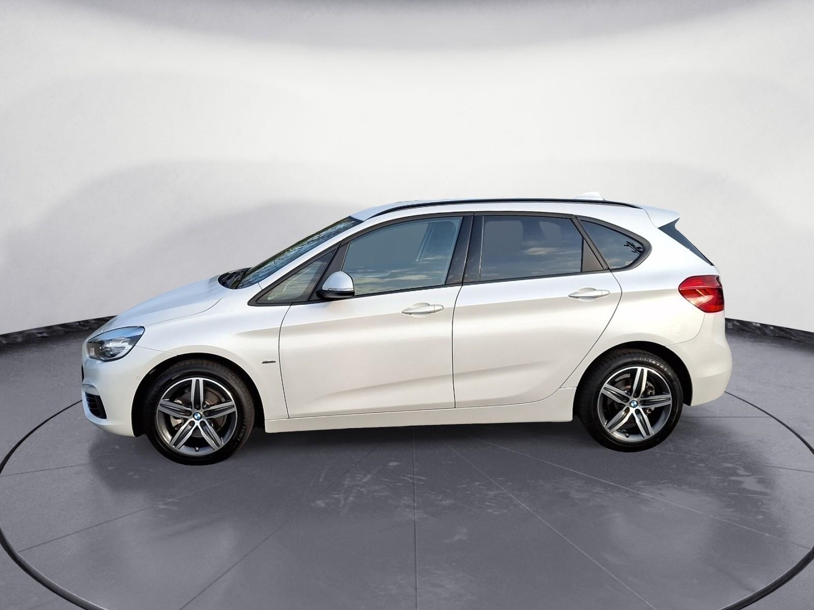 BMW 218i Active Tourer Sport Line 17'LM Navigation R