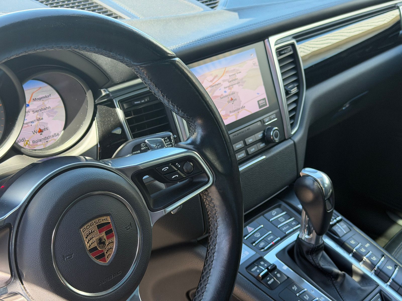 Fahrzeugabbildung Porsche Macan S Diesel/PANO/APPLE/NAVI/PDC/TEMPOMAT/SHZ