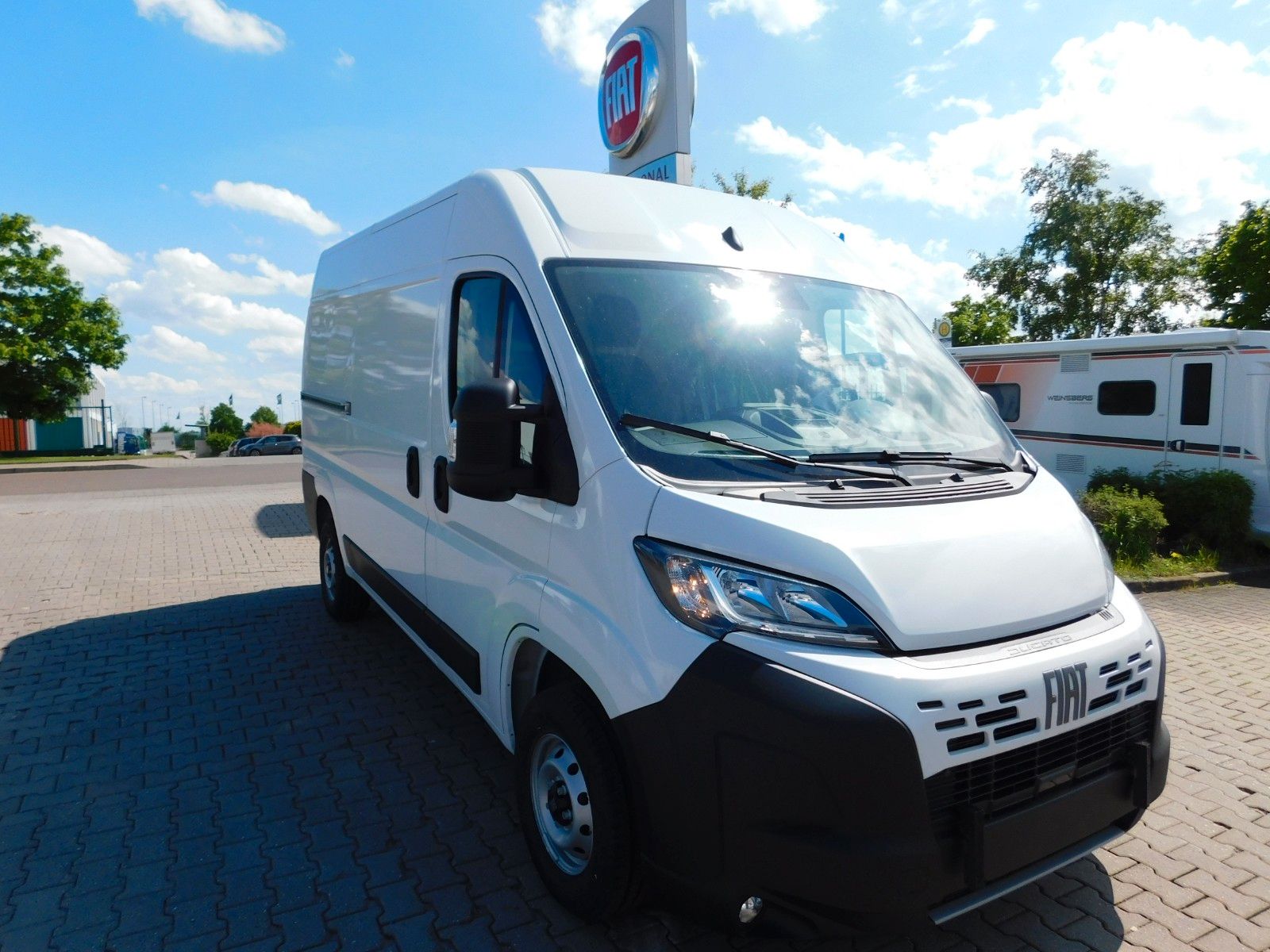 Fahrzeugabbildung Fiat Ducato Kasten 33 L2H2