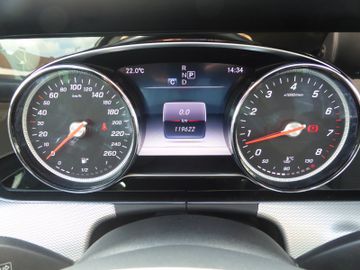 Mercedes-Benz E-Klasse E 250 T Avantgarde AHKNaviR-KamLEDG