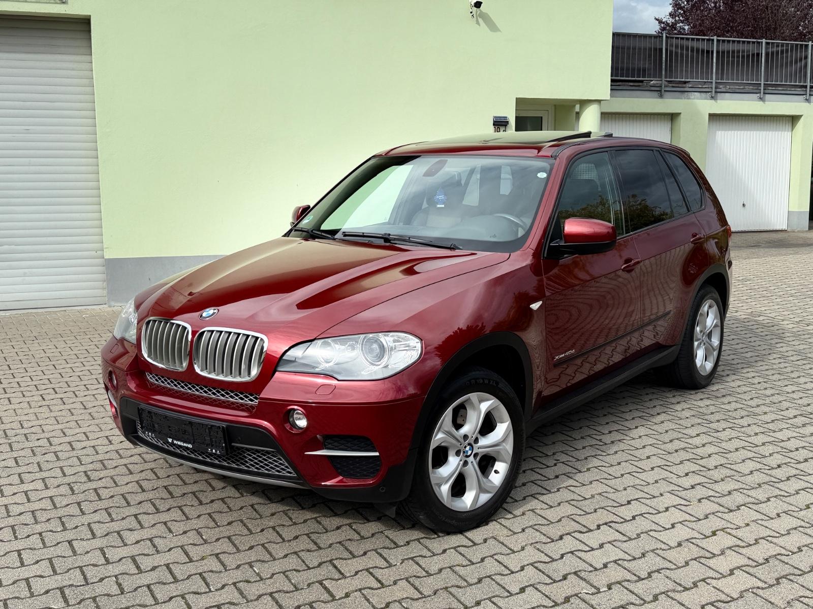 BMW X5 xDrive40d Edition Panorama Navi AHK SHZ PDC