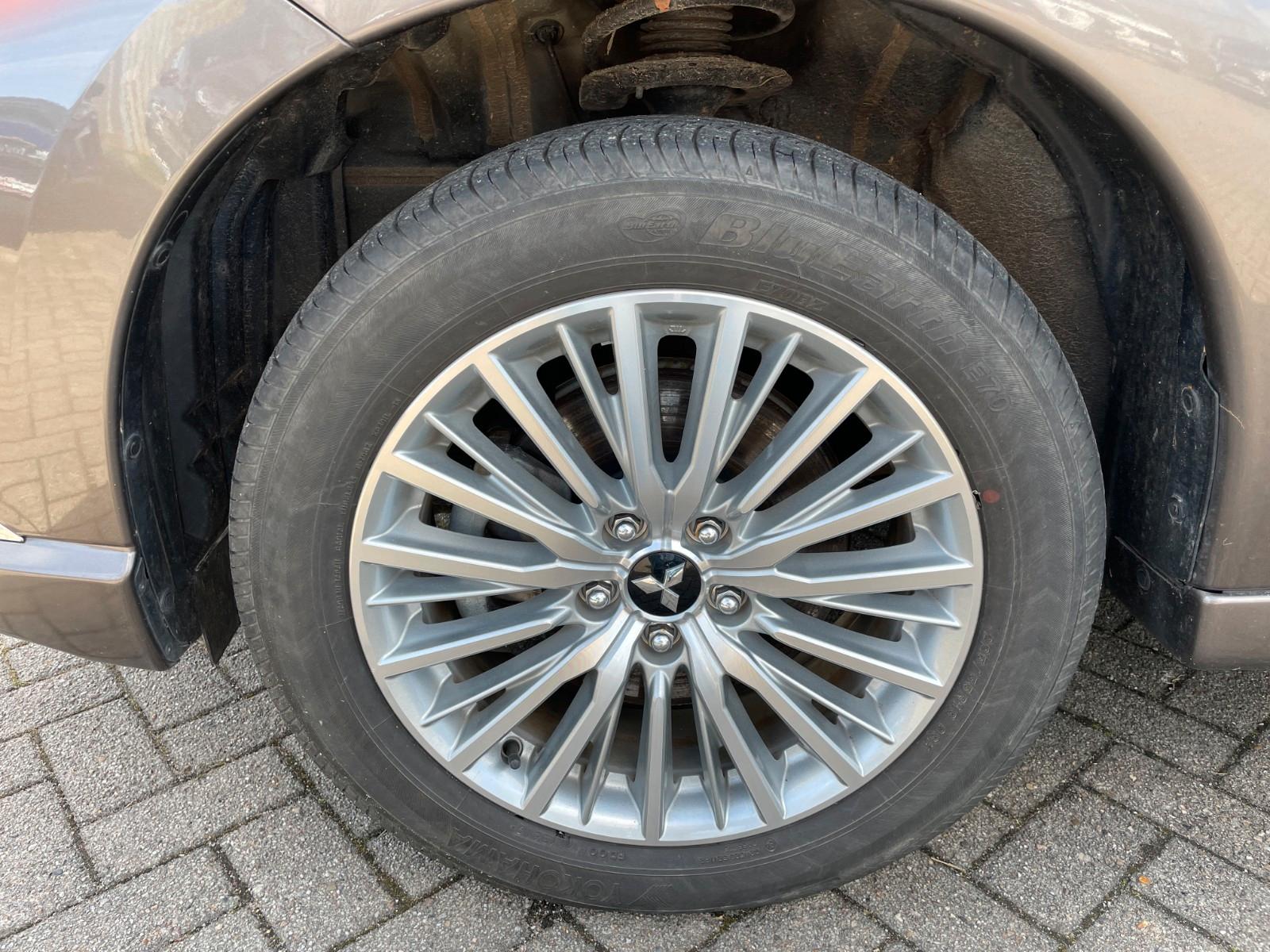 Mitsubishi Outlander Plug-In-Hybrid PHEV SPIRIT 4WD *AHK*